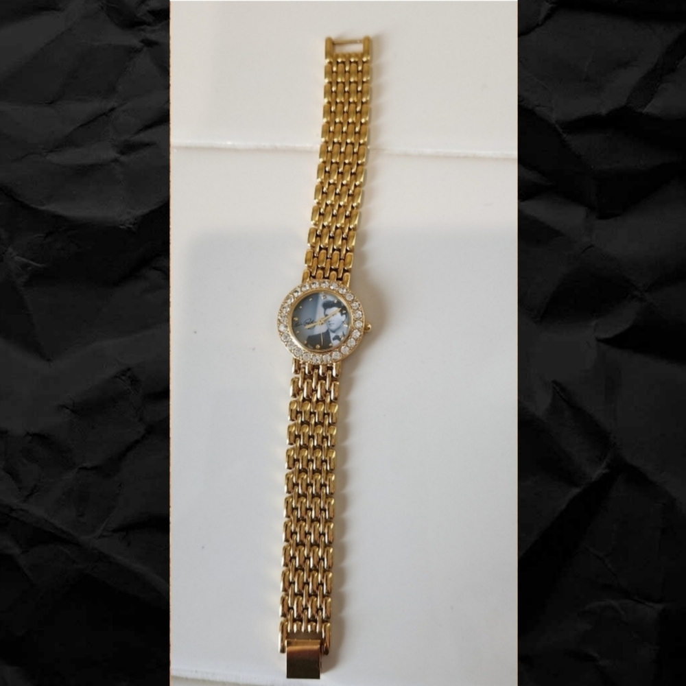 Rare 2000's Collector's Gem Elvis Presley Gold Tone Signature Women's Watch